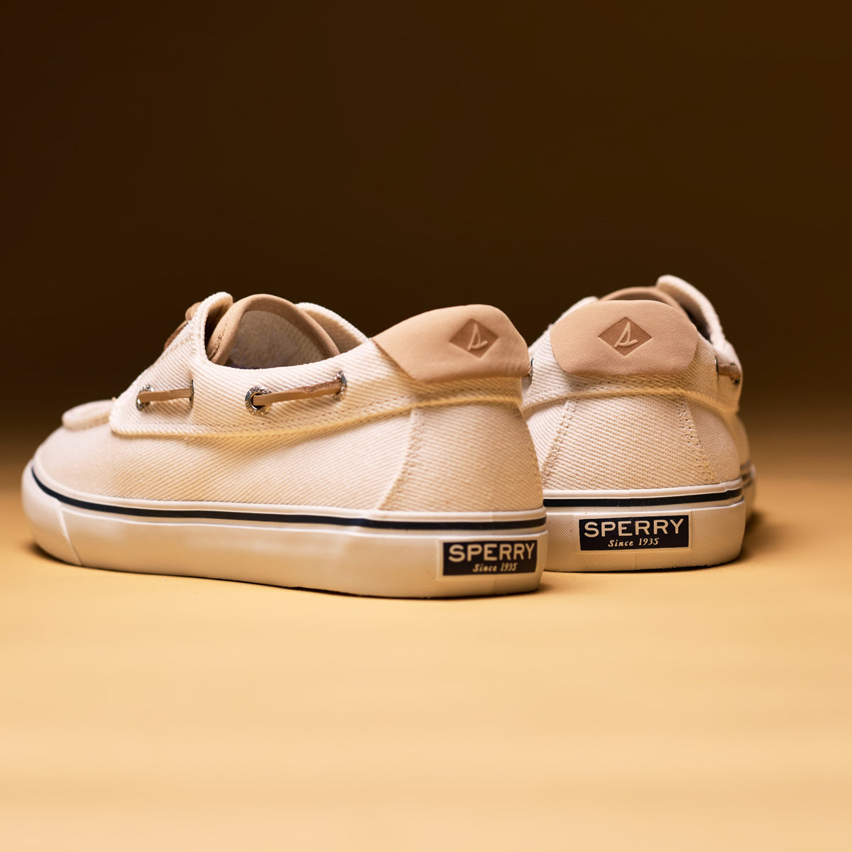 Men's Helm 2-Eye Sneakers White