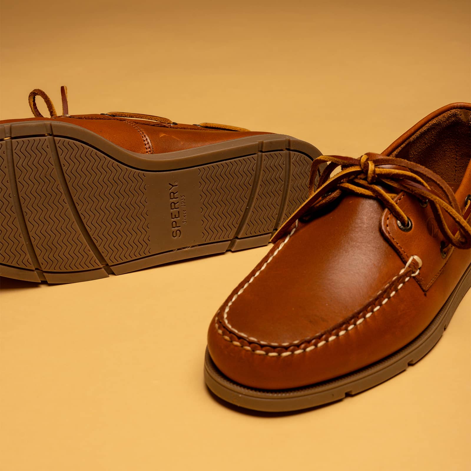 Men's Oakland 2-Eye Chest